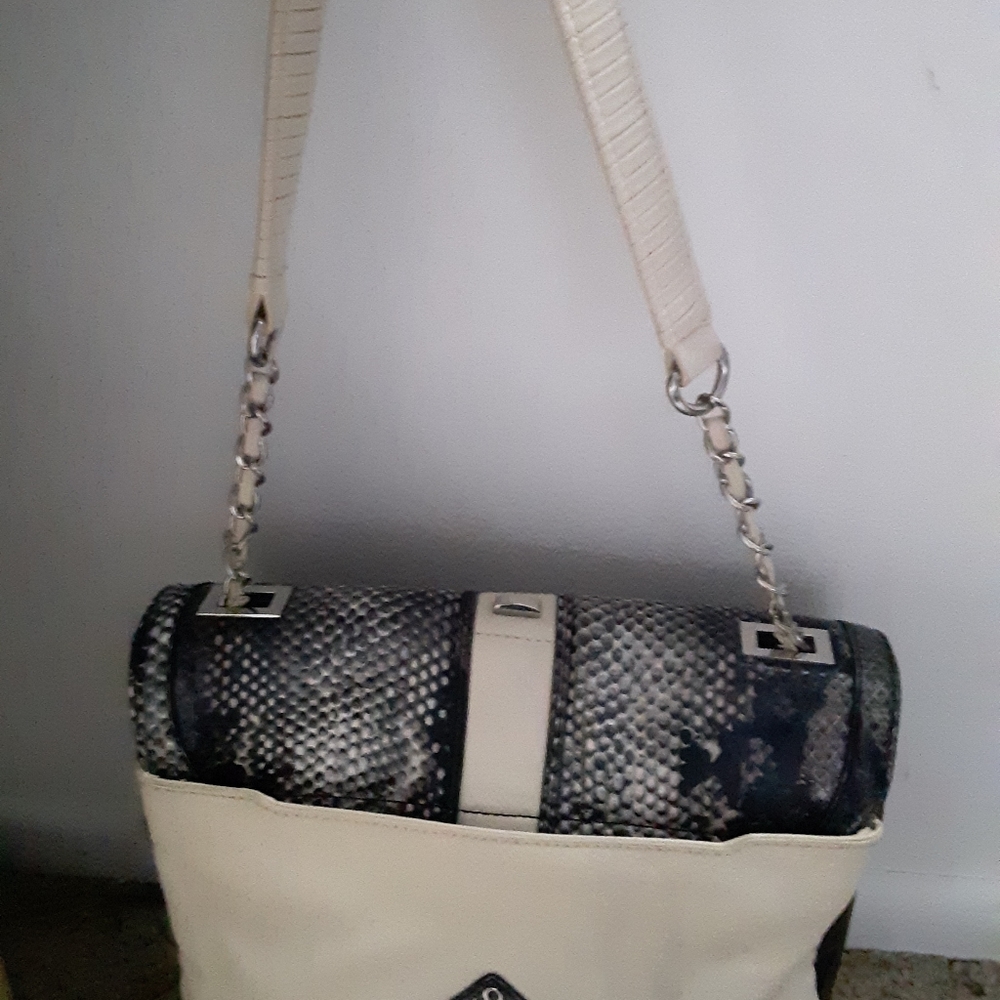 Handbag - Picture 3 of 3